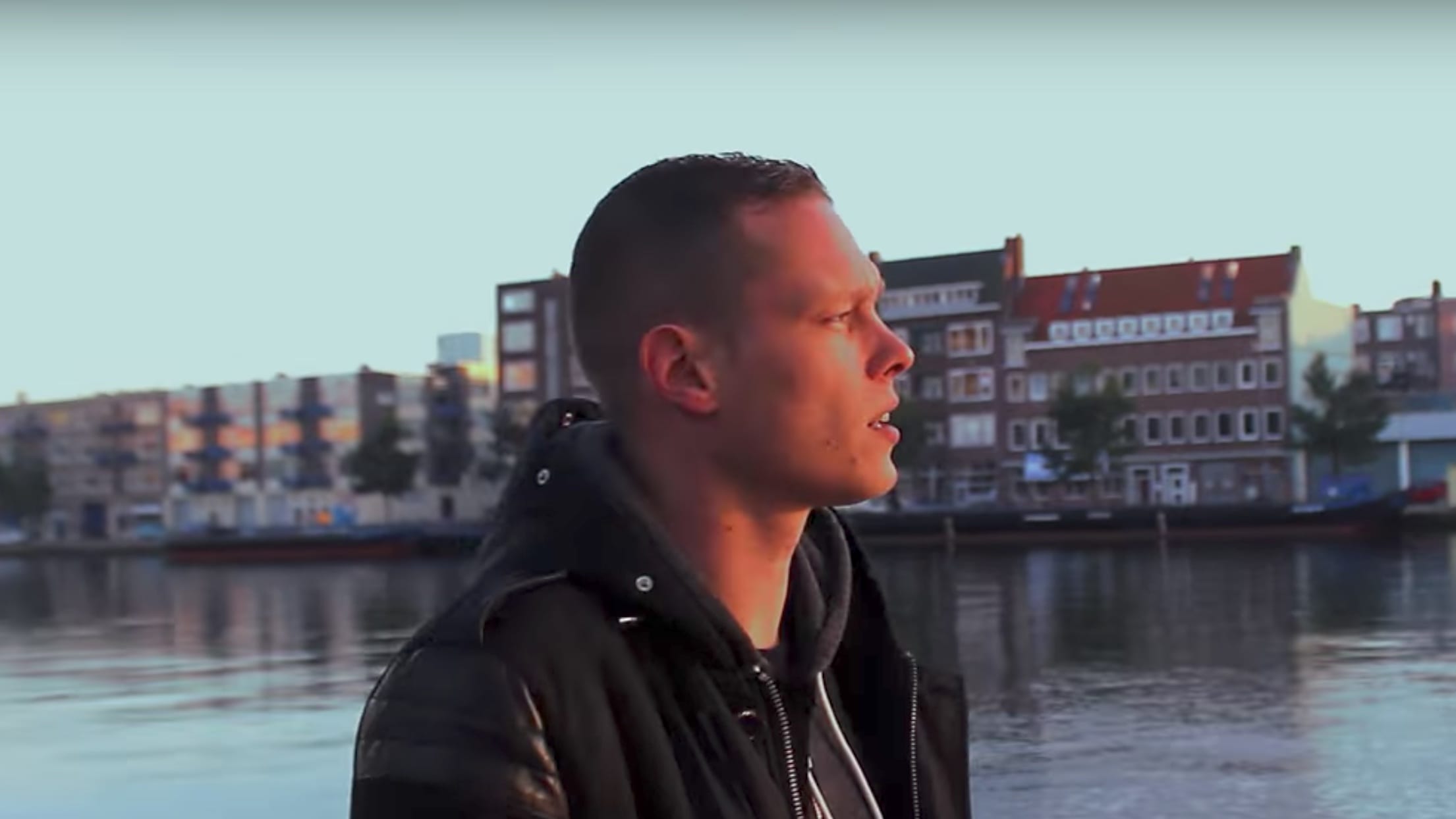 Christopher Blok opent seizoen 2 van HIJS Poetry met 'Stop, Wacht ...